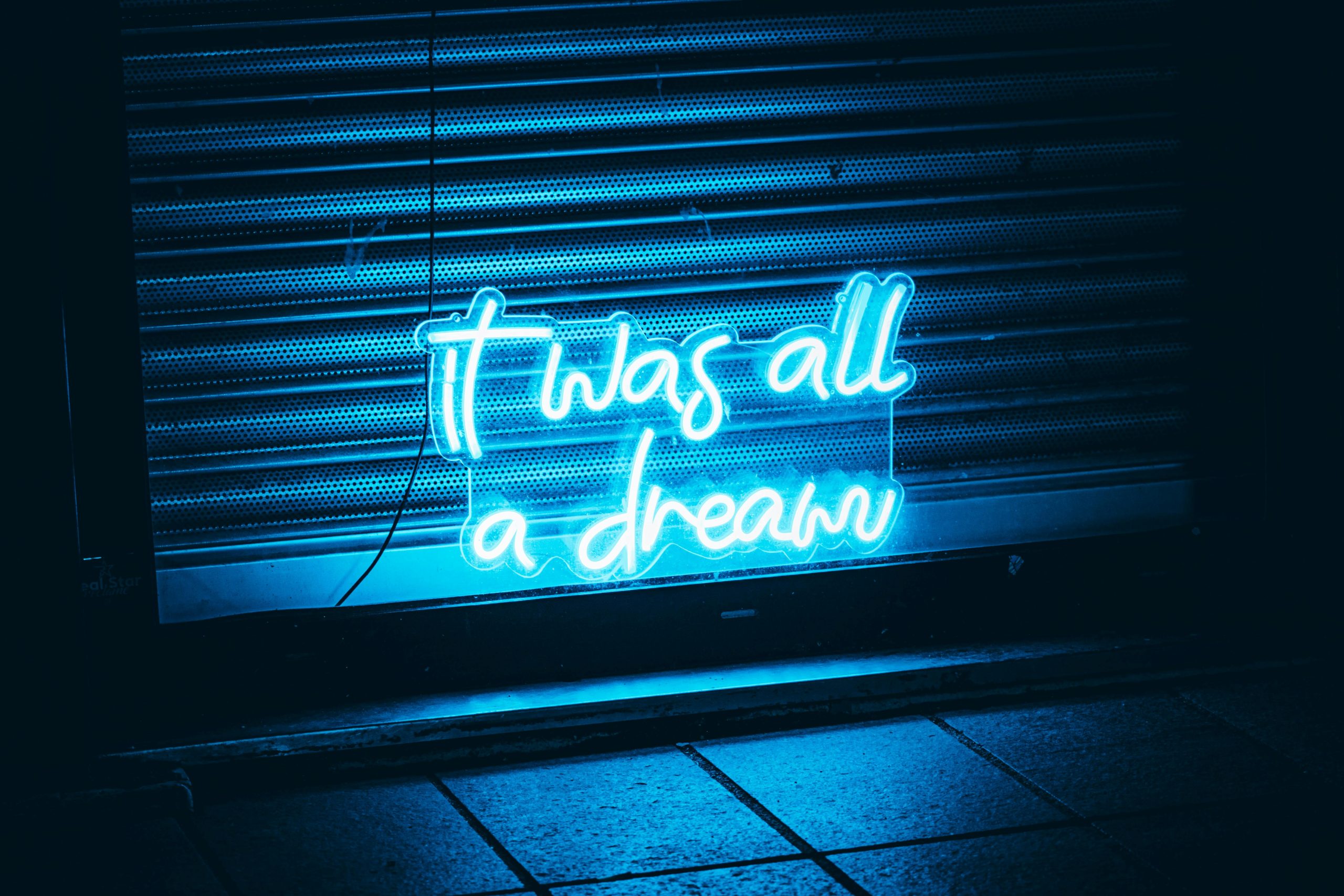 Ilustrasi caption ultah aesthetic bahasa inggris