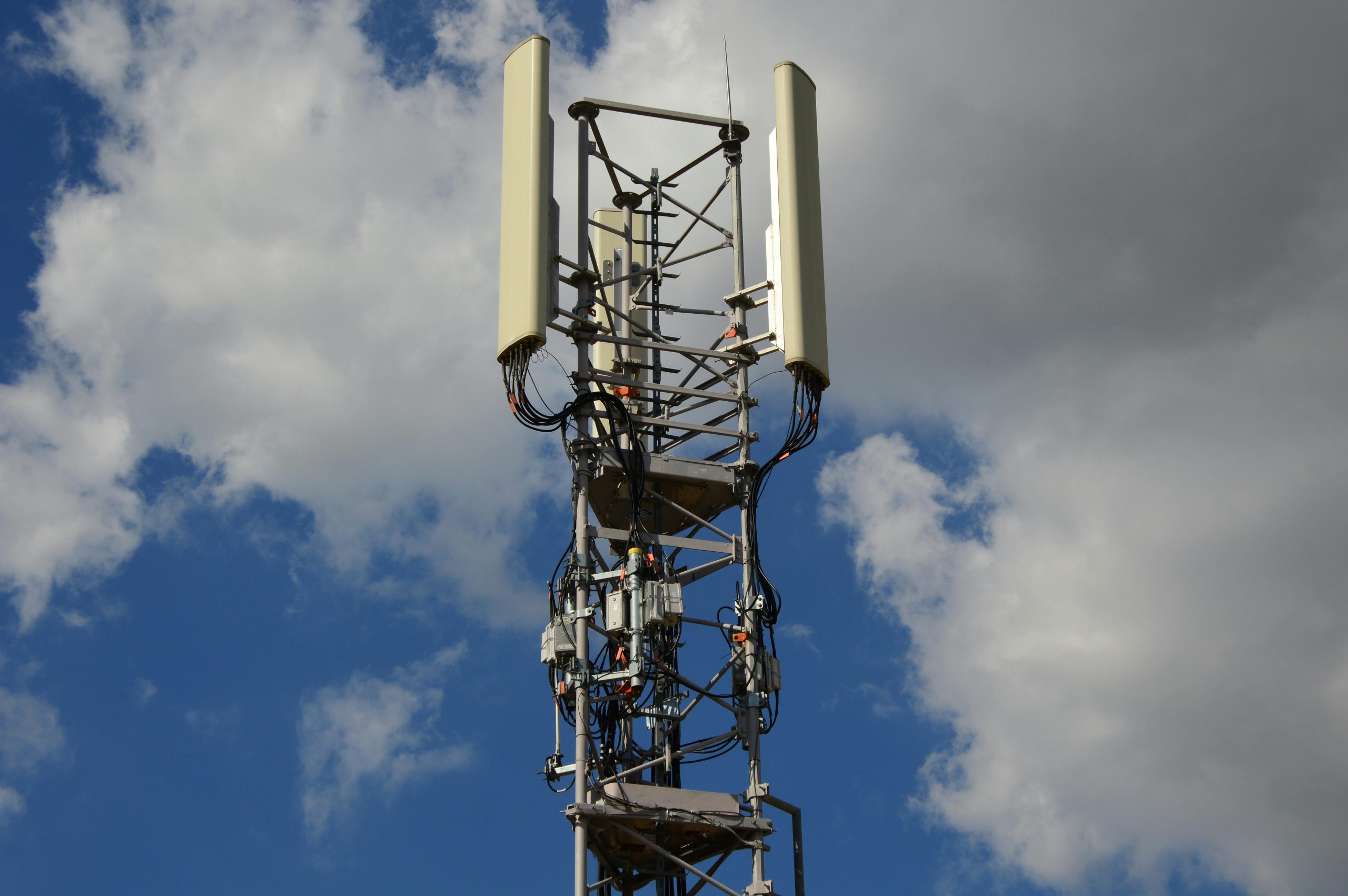 Ilustrasi kode 4g lte only
