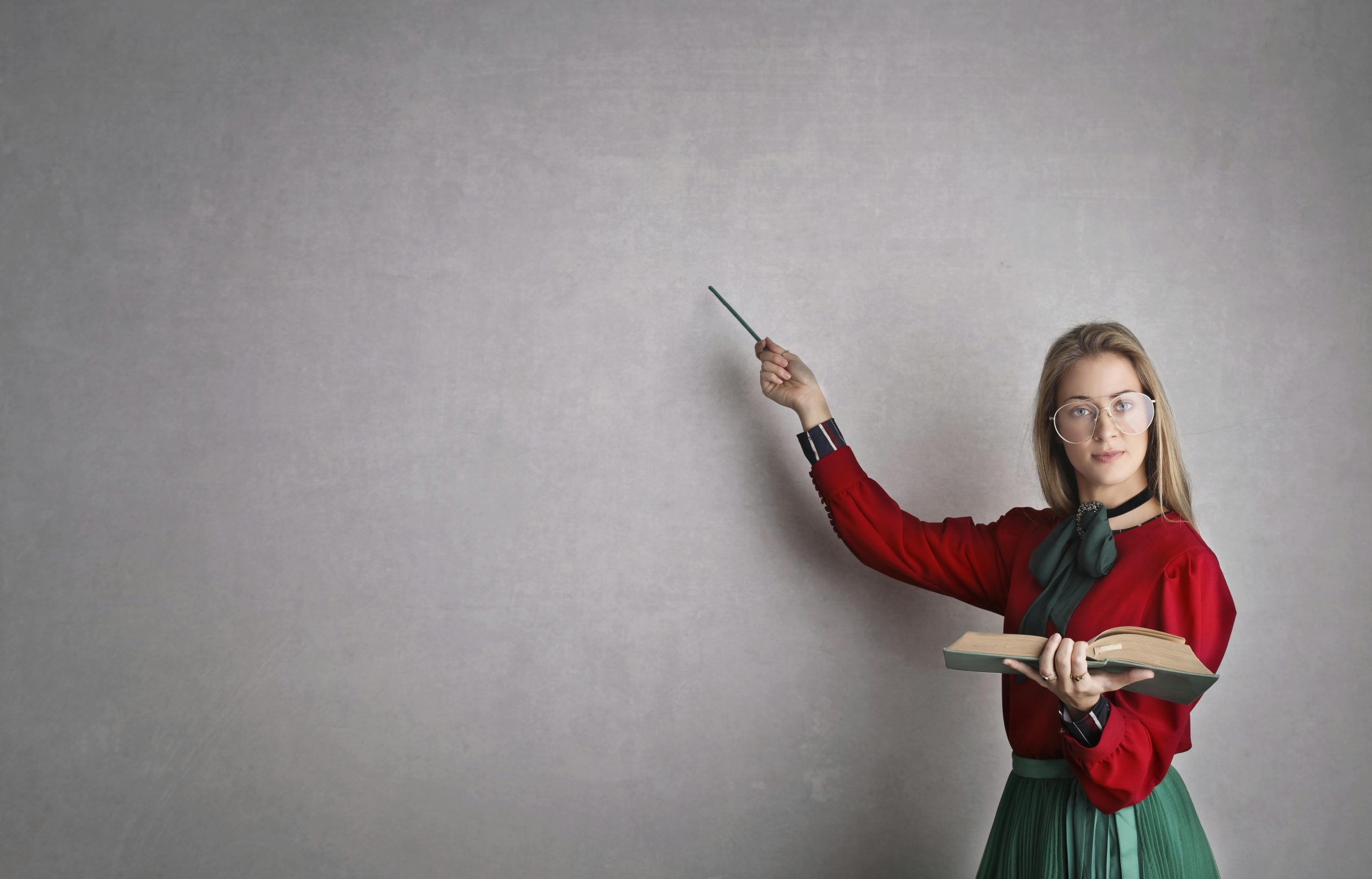 Ilustrasi perbedaan undergraduate dan graduate